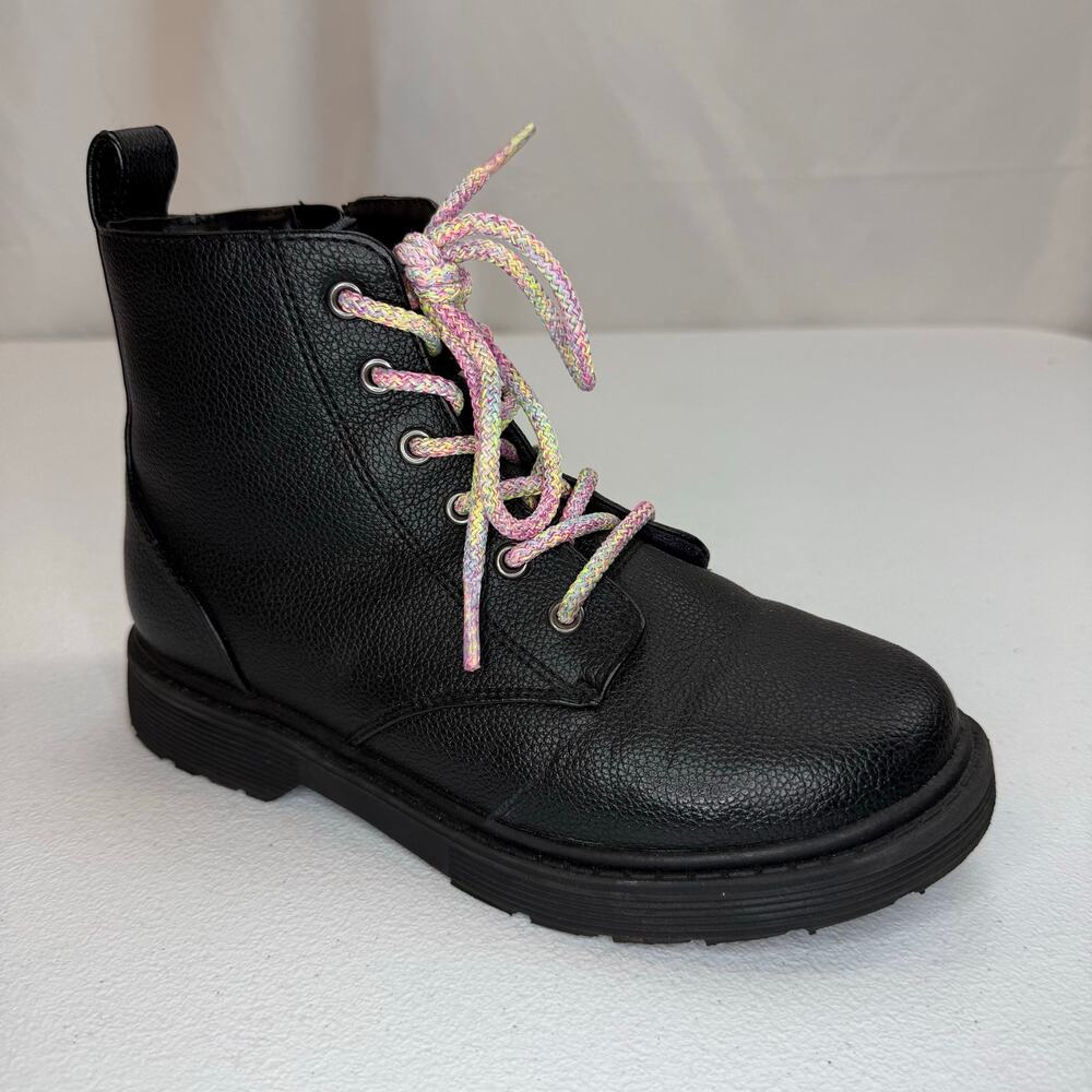 Art Class Zoe Zipper Lace-Up Combat Boots in black. Rainbow Laces Girls Size 3